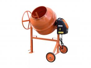 BETONKEVERŐ 200L