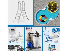 Acélfalú nyolcas alakú 4,7 x 3 x 1,35 méteres szabadon álló/részbe süllyeszthető medence PLUS szett szürke műanyag szegély, kék fólia 0,8 mm-es